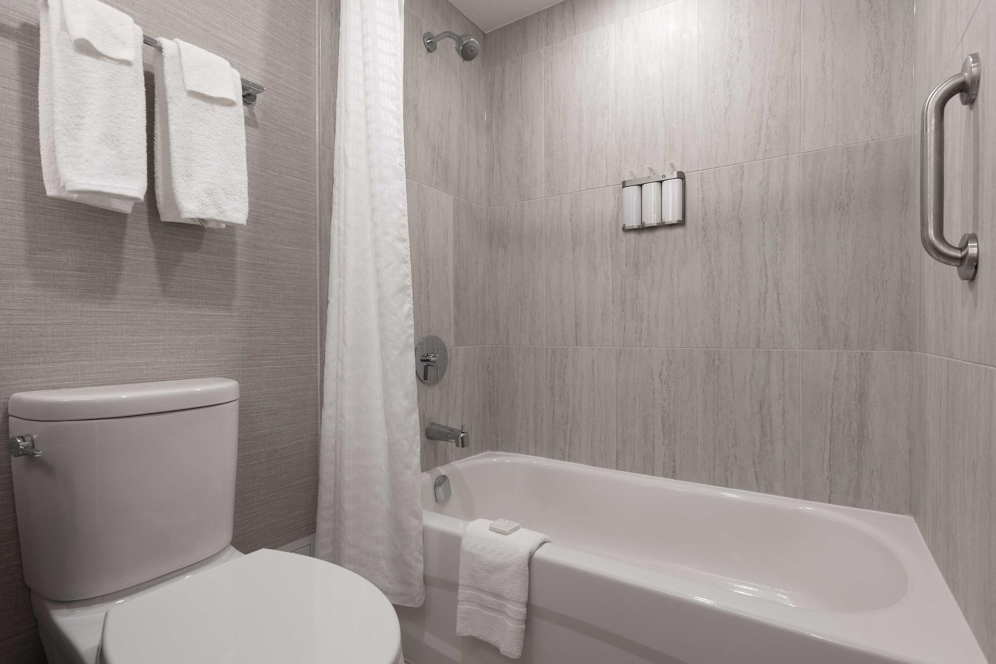 ת'אנדר ביי Valhalla Hotel & Conference Centre מראה חיצוני תמונה