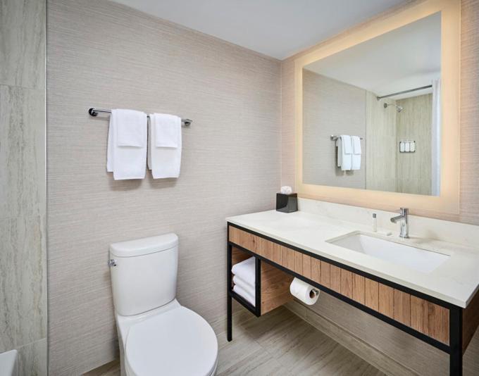 ת'אנדר ביי Valhalla Hotel & Conference Centre מראה חיצוני תמונה